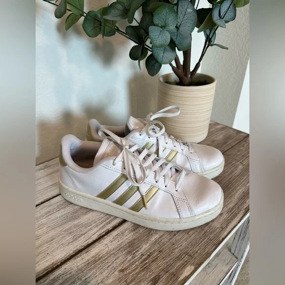 adidas gazelle silver green womens Adidas Women's Japan Cloud White / Core Black / Gold Metallic Low Top  Sneakers